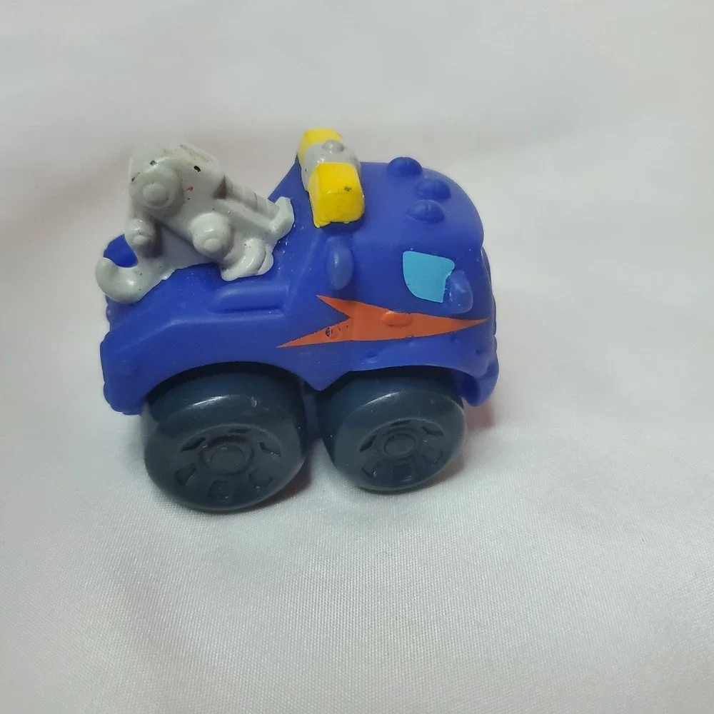 Wheel Pals Blue Tow Truck Tonka Lil Chuck & Friends Handy Tow Truck Hasbro 2014